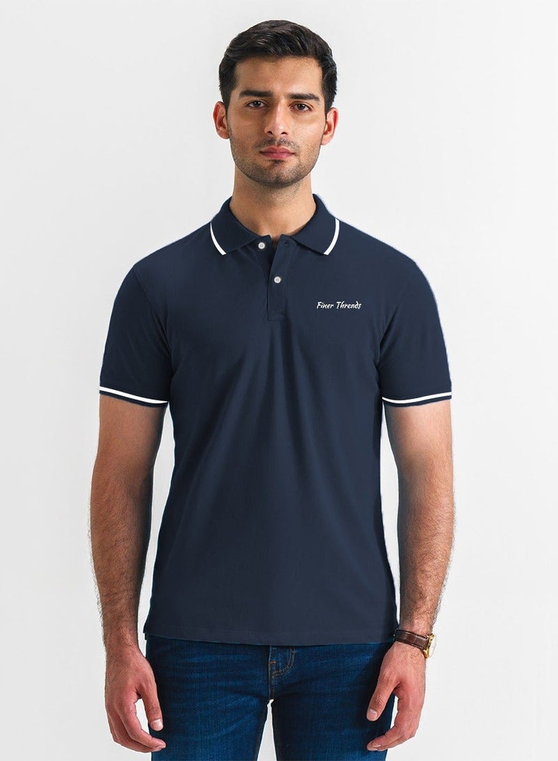 خيوط أدق قميص بولو رجالي أزرق داكن بياقة متباينة وخطوط رفيعة - مقاس عادي (L) - Image 1